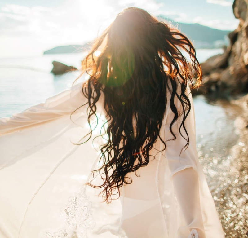 Comment prendre soin de ses cheveux après l’Été ?