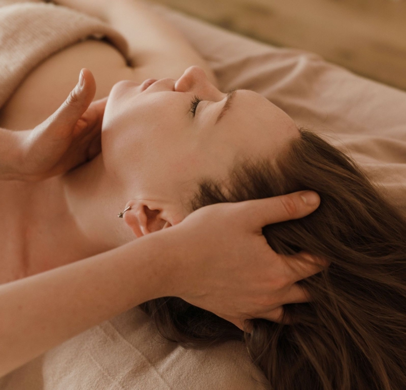 Pourquoi faire ses soins en institut plutôt qu’à la maison ?